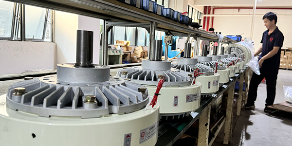 磁粉離合器讓包裝收卷機(jī)效率提升20%