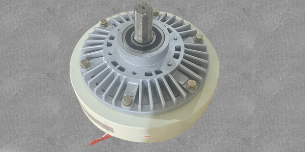 為什么紡織機(jī)布料收卷離不開(kāi)磁粉離合器？